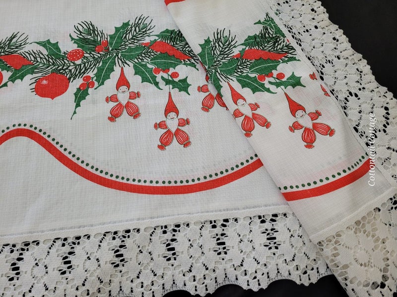 Vintage Christmas Tablecloth Elves 110cm x 105cm Carousel 2