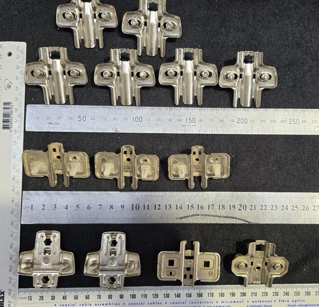 Hinge plates Assorted (PU15) Carousel 2