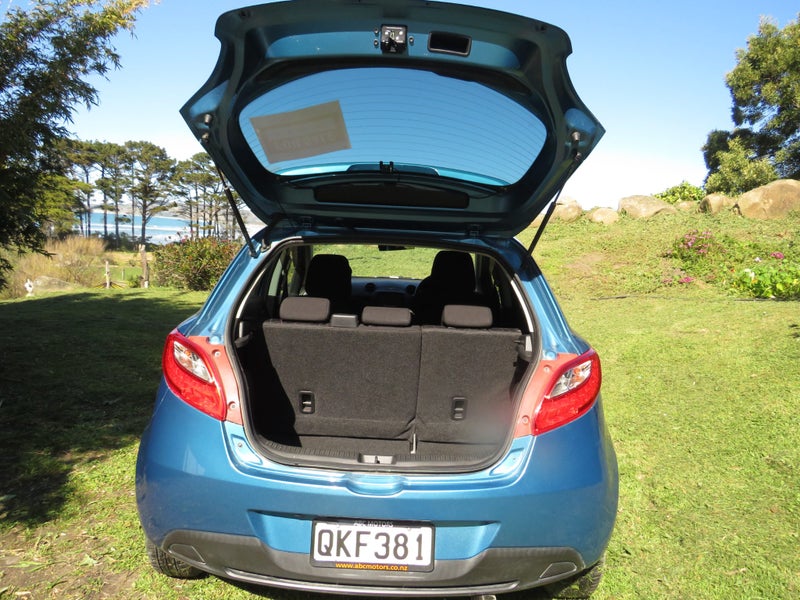 2011 Mazda Demio63667602544898112