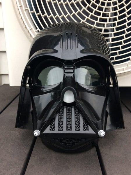 Star Wars - Darth Vader Electronic Voice Changer Mask (2013 Hasbro) Carousel 1