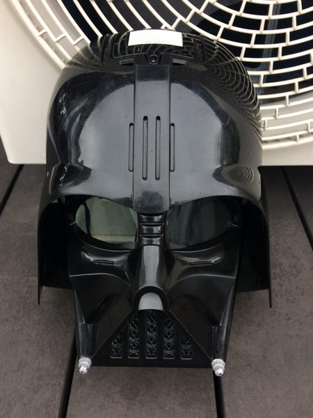Star Wars - Darth Vader Electronic Voice Changer Mask (2013 Hasbro) Carousel 2