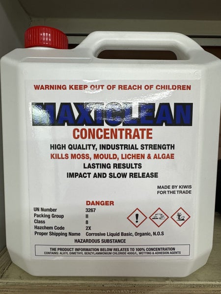 Blast Moss & Mould Away! MaxiClean 4L Super Concentrate – Roofs, Paths, Decks Carousel 1