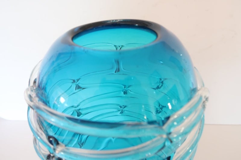 ***SUPER STUNNING LARGE TURQUOISE GLASS VASE*** Carousel 3