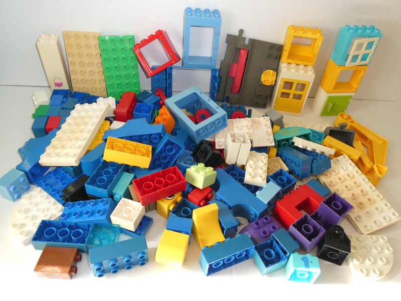 ®™DUPLO - Box of discoloured, damaged & Rejected blocks etc. (Bulk Lot) $1 Res Carousel 2
