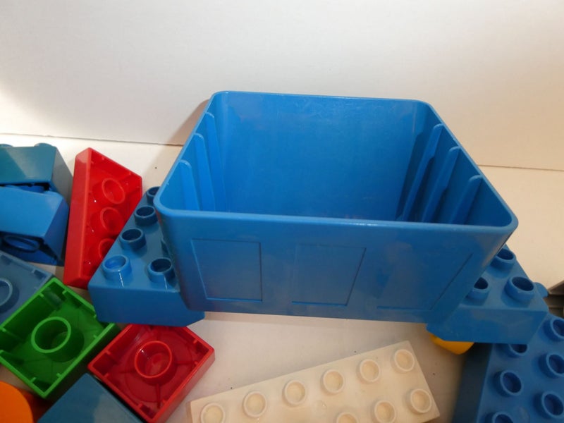 ®™DUPLO - Box of discoloured, damaged & Rejected blocks etc. (Bulk Lot) $1 Res Carousel 6