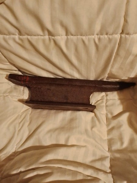 ANVIL - CAST IRON - VINTAGE # 2 Carousel 1