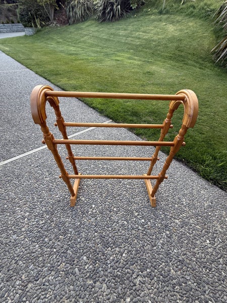 Wooden Towel Rail Carousel 5