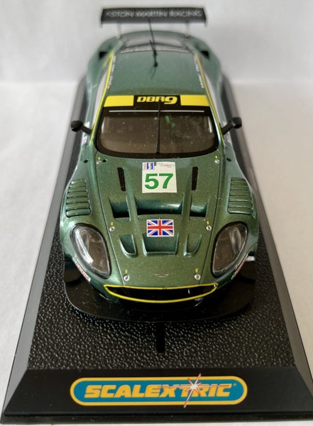Scalextric Aston Martin DBR9 Carousel 2