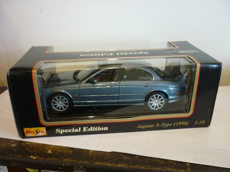JAGUAR MODEL CAR.MAISTO 1/18 SCALE .BOXED AS NEW Carousel 1
