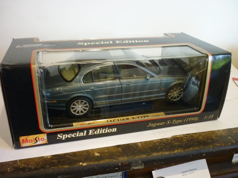 JAGUAR MODEL CAR.MAISTO 1/18 SCALE .BOXED AS NEW Carousel 6