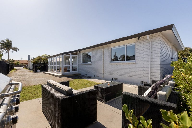 Image 1 of 21