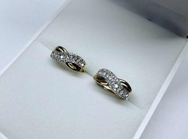 YELLOW GOLD & DIAMOND EARRINGS - OVAL HINGED HOOPS Carousel 1