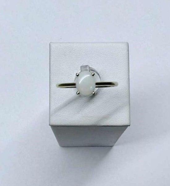 Solitaire Ring with Opal in 10kt Yellow Gold Carousel 4