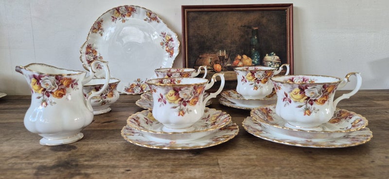 Beautiful Royal Albert "Lenora" Teaset64493620388611113