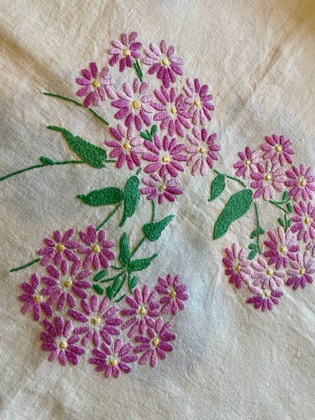 A stunning collector's piece - hand embroidered Vintage Linen Tablecloth ! Carousel 2