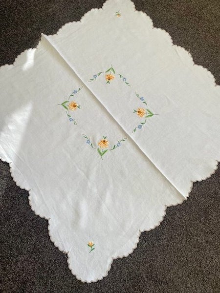 A lovely machine embroidered Vintage Irish Linen Tablecloth ! Carousel 1
