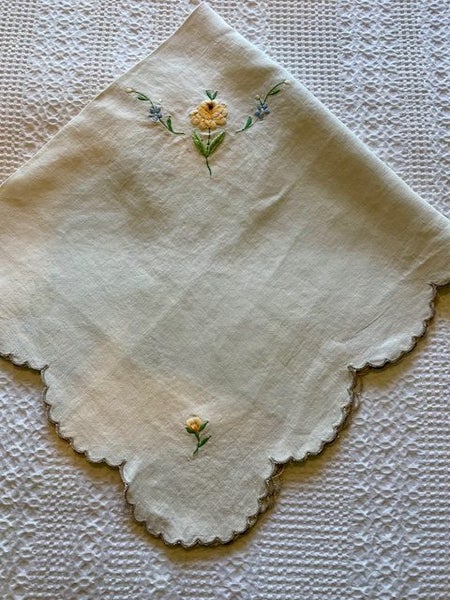 A lovely machine embroidered Vintage Irish Linen Tablecloth ! Carousel 5