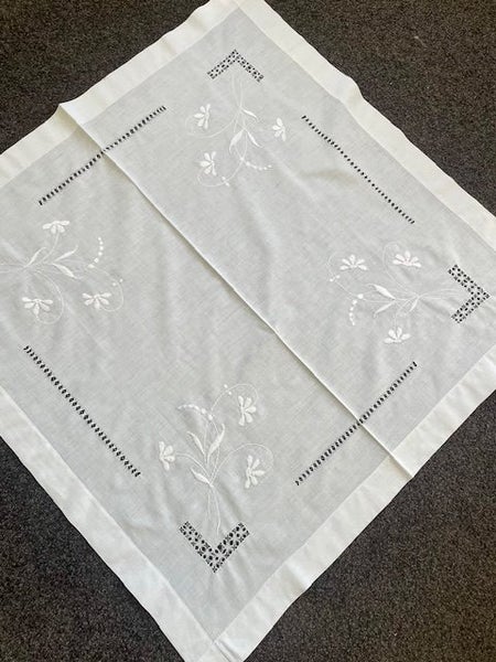 A fabulous white-worked vintage Linen Tablecloth Carousel 2