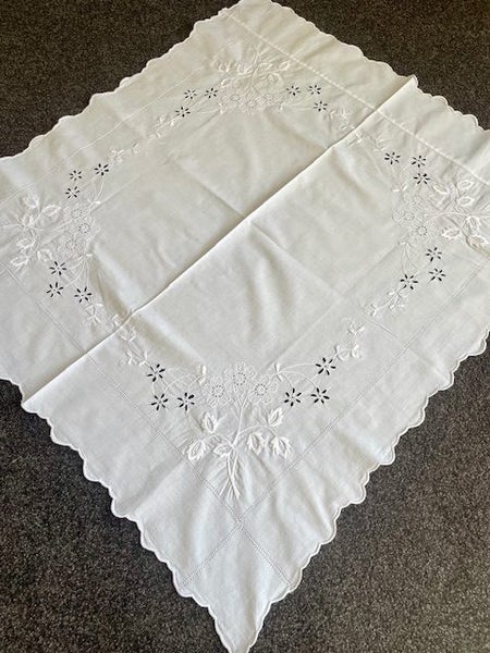 A stunning white worked vintage Linen tablecloth Carousel 1