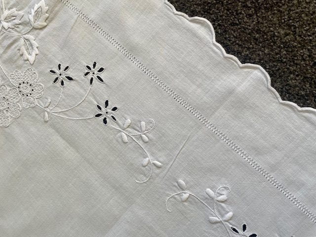 A stunning white worked vintage Linen tablecloth Carousel 5