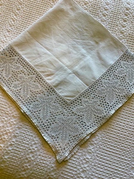 A beautiful very fine white vintage linen tablecloth with a filet crochet edging Carousel 3