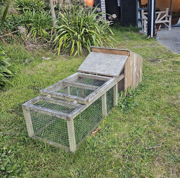 Well Made Outdoor Pet Hutch Carousel 1