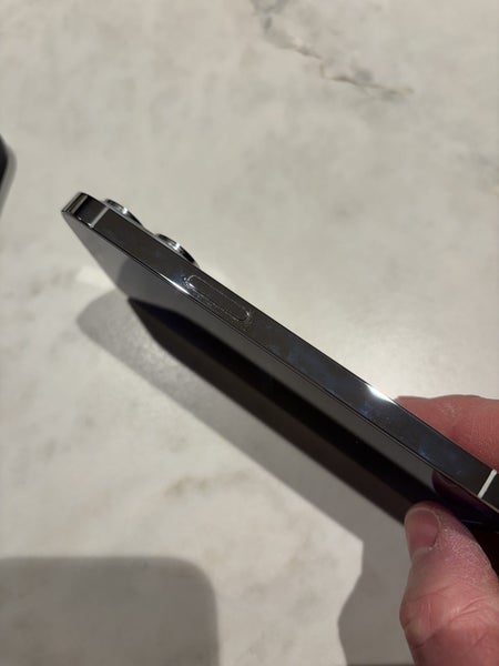 iPhone 14 Pro63680128102658112