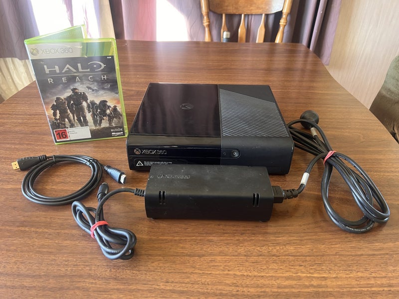 Xbox 360 E 500GB Bundle - Great Condition Carousel 1
