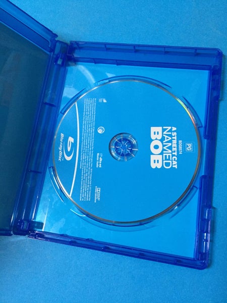 A Street Cat Named Bob (Blu-Ray) Carousel 3