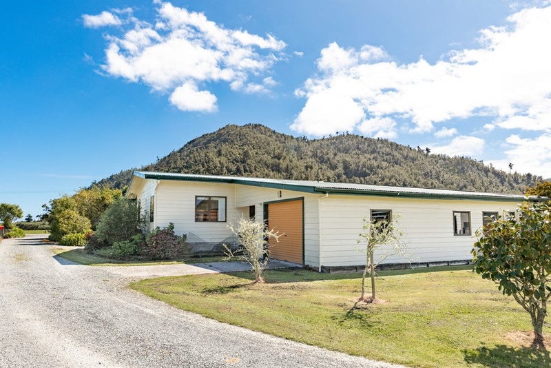 A WINNER ON ALL ACCOUNTS63699200656515114