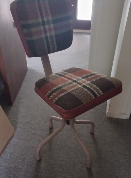 Charles Judd Retro Office or Typists Chair - swivel Carousel 1