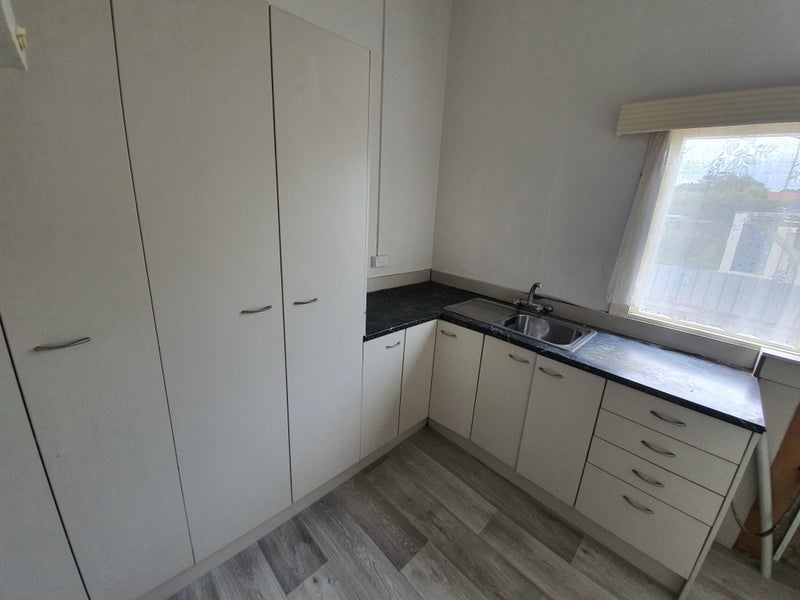 Sandringham, 2 bedrooms64272563237633113