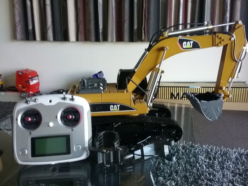 1/14 Cat Hydraulic Excavator as new Carousel 1