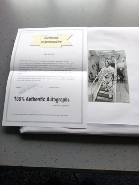 Jim Lovell "Apollo 13 - Houston we've had a Problem" signed Photo + Certificate Carousel 1