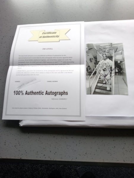Jim Lovell "Apollo 13 - Houston we've had a Problem" signed Photo + Certificate Carousel 2