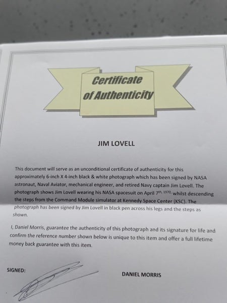Jim Lovell "Apollo 13 - Houston we've had a Problem" signed Photo + Certificate Carousel 9
