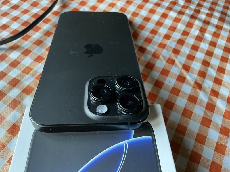 ** REDUCED ** iPhone 16 Pro MAX - 256Gb ++ with Apple Care to Jan 2027 ++63775036689539113