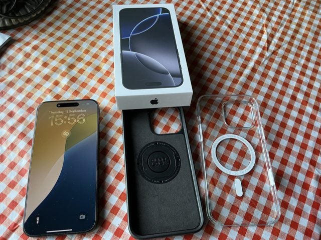 ** REDUCED ** iPhone 16 Pro MAX - 256Gb ++ with Apple Care to Jan 2027 ++63775036689539111