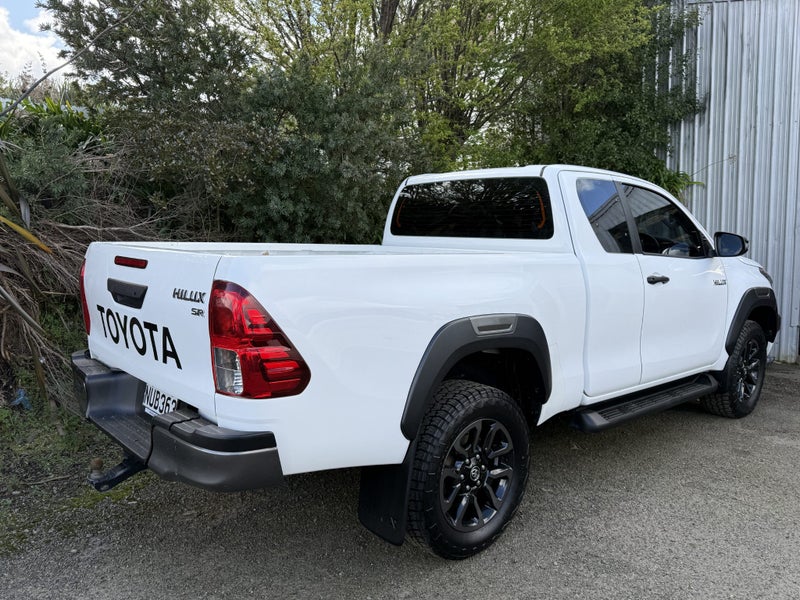 2021 Toyota Hilux Sr Td Extra Cab63699190739458113