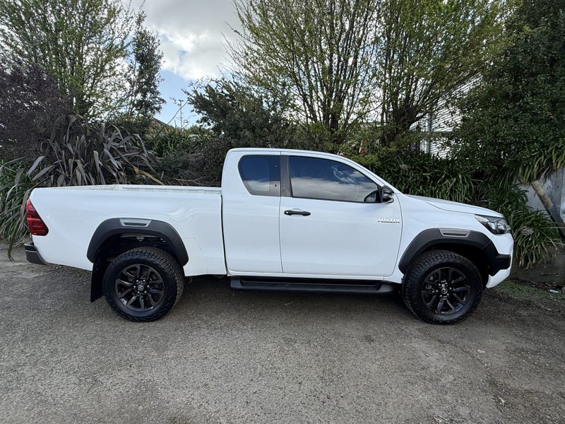 2021 Toyota Hilux Sr Td Extra Cab63699190739458112