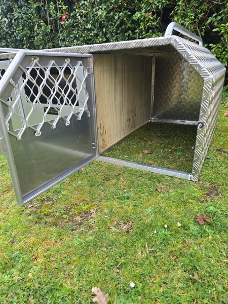 Brand new 3 bay alloy dog box Carousel 4