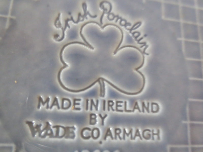 Wade Ashtray Carousel 2