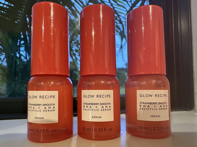 Glow Recipe Strawberry Smooth BHA + AHA Salicylic Serum 10ml x 3 = 30ml NEW Carousel 1
