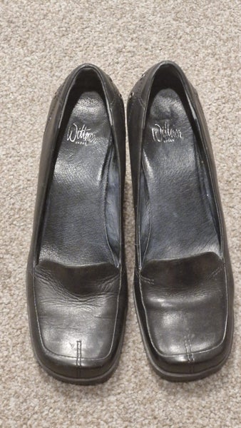WITTNER BLACK LEATHER VINTAGE-STYLE HEELS Size 41 Carousel 1