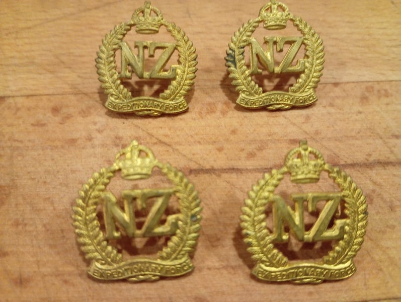 WW1 NZ Expeditionary Force Collar Dogs Carousel 2