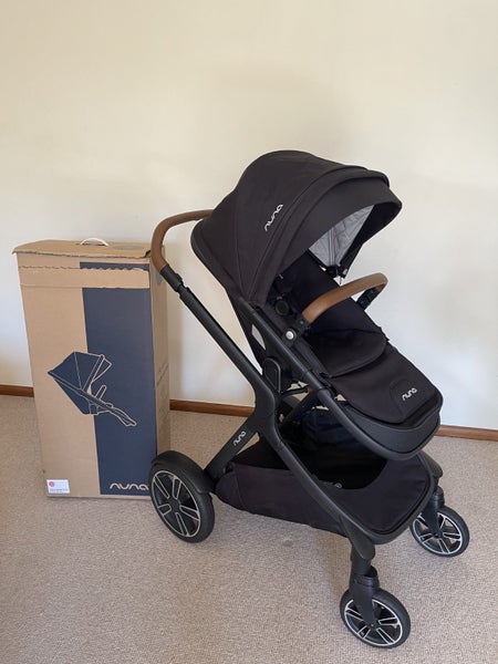Nuna Demi Grow Pram + Brand-New Sibling Seat Carousel 1
