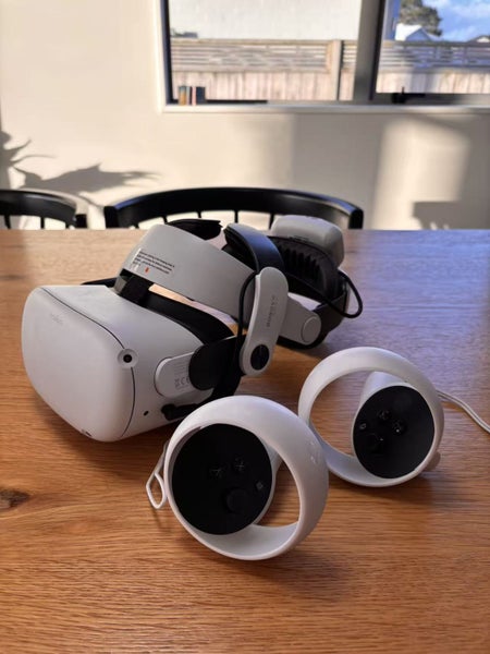 Oculus Quest 2 64GB + BoboVR Strap63807316573826113