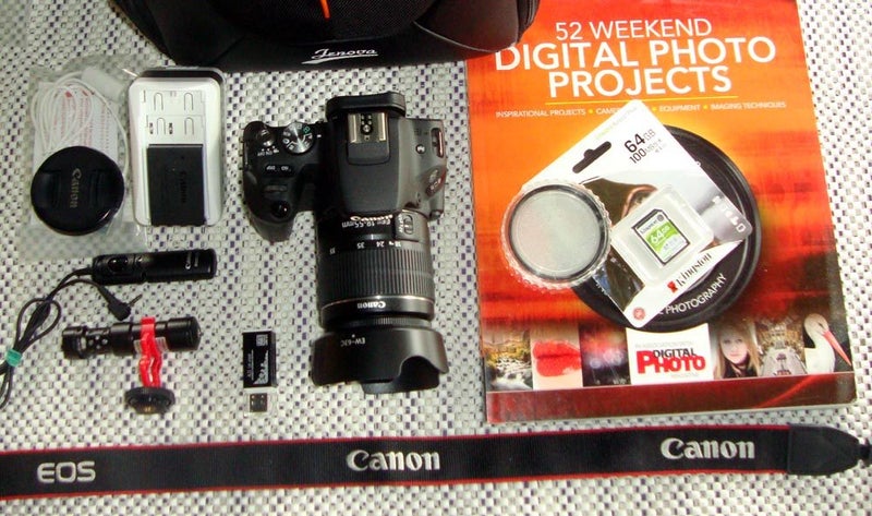 Canon EOS 200D + 18-55mm IS STM Lens *Very Low Shutter Count*63877292139777113