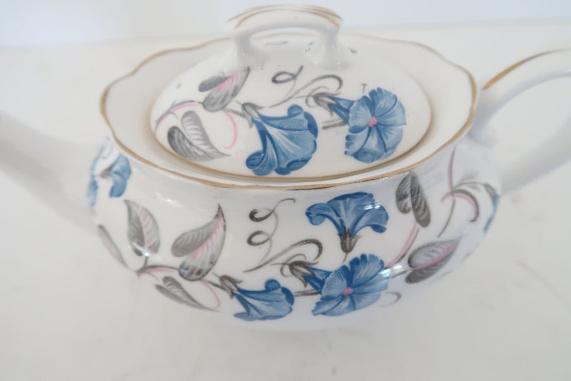 ***BEAUTIFUL ROYAL ALBERT TEAPOT "MORNING GLORY"*** Carousel 2