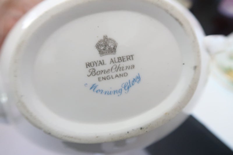 ***BEAUTIFUL ROYAL ALBERT TEAPOT "MORNING GLORY"*** Carousel 3